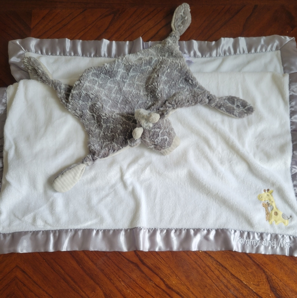 Carter's Baby Blanket Bundle Giraffe Soother 39x29 Lovey Toy Security Toy